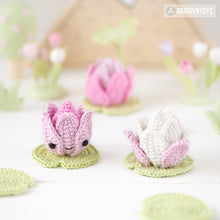Load image into Gallery viewer, Kawaii Lotus from &quot;AradiyaToys Kawaii” collection / Crochet Flower Pattern (Amigurumi Tutorial PDF File), Keychain Beginner Handmade DIY Water Lily
