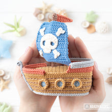 Charger l'image dans la galerie, Treasure Island from “Mini Kingdom” collection / crochet patterns by AradiyaToys (Amigurumi tutorial PDF file), pirate, ship, parrot, chest