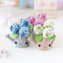 Charger l'image dans la galerie, Kawaii Watering Can with Hydrangea from "AradiyaToys Kawaii” collection / Crochet Pattern (Amigurumi Tutorial PDF File) Handmade Flowers DIY