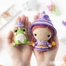 Charger l'image dans la galerie, Midnight Swamp from “Mini Kingdom” collection halloween crochet pattern by AradiyaToys Amigurumi tutorial PDF file witch frog venus fly trap