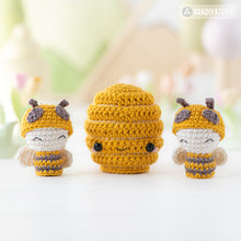 Charger l'image dans la galerie, 2-in-1 amigurumi beehive with bees crochet pattern by AradiyaToys mini kingdom beehive crochet DIY tutorial PDF file handmade bee amigurumi