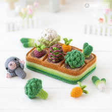 Carica l'immagine nel visualizzatore di Gallery, amigurumi vegetable patch crochet pattern by AradiyaToys mini kingdom mole carrot broccoli beetroot vegetables crochet DIY tutorial PDF file
