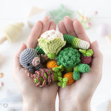 Carica l'immagine nel visualizzatore di Gallery, amigurumi vegetable patch crochet pattern by AradiyaToys mini kingdom mole carrot broccoli beetroot vegetables crochet DIY tutorial PDF file