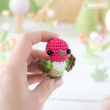 Załaduj obraz do przeglądarki galerii, hummingbird crochet pattern PDF amigurumi bird toy DIY tutorial flower field mini kingdom garden animal instant download pattern bird lovers