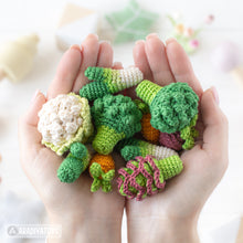 Carica l'immagine nel visualizzatore di Gallery, amigurumi vegetable patch crochet pattern by AradiyaToys mini kingdom mole carrot broccoli beetroot vegetables crochet DIY tutorial PDF file