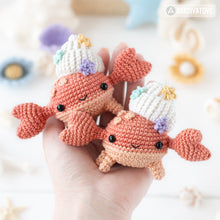 Carica l'immagine nel visualizzatore di Gallery, amigurumi kawaii crab crochet pattern AradiyaToys sea creatures crochet DIY tutorial PDF file handmade mini hermit crab amigurumi pattern
