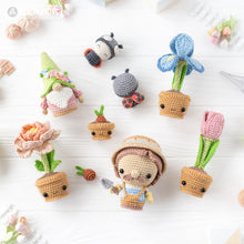 Charger l'image dans la galerie, Secret Garden from “Mini Kingdom” collection / crochet patterns by AradiyaToys (Amigurumi tutorial PDF file), crochet flowers, amigurumi gnome, crochet ladybug, amigurumi gardener