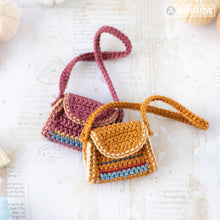 Carica l'immagine nel visualizzatore di Gallery, crossbody bag crochet pattern amigurumi AradiyaToys doll accessories crochet DIY tutorial PDF file handmade bag amigurumi pattern keychain