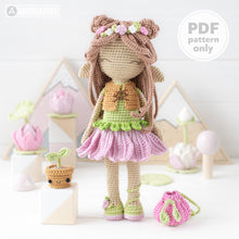 Charger l'image dans la galerie, Friendy Luna with Kawaii Sprout from "AradiyaToys Friendies" collection / crochet doll pattern (Amigurumi tutorial PDF file), elf doll dress
