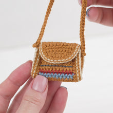 Carica e avvia il video nel visualizzatore di galleria, crossbody bag crochet pattern amigurumi AradiyaToys doll accessories crochet DIY tutorial PDF file handmade bag amigurumi pattern keychain