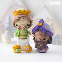 Charger l'image dans la galerie, Nativité Minis set 2 de la collection “AradiyaToys Minis” / modèle nativité au crochet par AradiyaToys (Tutoriel amigurumi au format PDF) / Gaspard, Balthazar, Melchior et le Singe