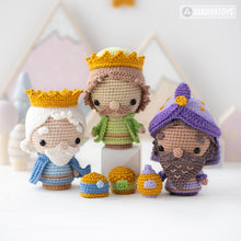 Charger l'image dans la galerie, Nativité Minis set 2 de la collection “AradiyaToys Minis” / modèle nativité au crochet par AradiyaToys (Tutoriel amigurumi au format PDF) / Gaspard, Balthazar, Melchior et le Singe