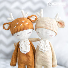 Charger l'image dans la galerie, Friendy Annie the Deer from "AradiyaToys Friendies" collection / doll crochet pattern by AradiyaToys (Amigurumi tutorial PDF file)