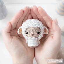 Charger l'image dans la galerie, Minis Nativité de la collection “AradiyaToys Minis” / modèle nativité au crochet par AradiyaToys (Tutoriel amigurumi au format PDF), mini crochet