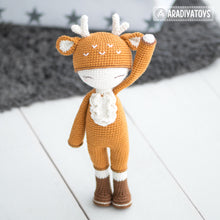 Charger l'image dans la galerie, Friendy Annie the Deer from "AradiyaToys Friendies" collection / doll crochet pattern by AradiyaToys (Amigurumi tutorial PDF file)