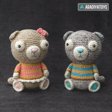 Charger l'image dans la galerie, Crochet Pattern of Scottish Fold Cats Luigi and Fiona from "AradiyaToys Design" (Amigurumi tutorial PDF file) / cat crochet pattern