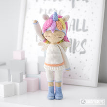 Charger l'image dans la galerie, Friendy Emily the Unicorn from "AradiyaToys Friendies" collection / doll crochet pattern by AradiyaToys (Amigurumi tutorial PDF file)