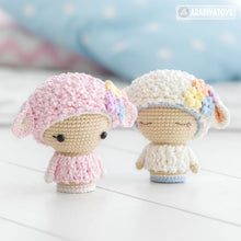 Charger l'image dans la galerie, Mini Wendy the Lamb from "AradiyaToys Minis” collection / small doll crochet pattern by AradiyaToys (Amigurumi tutorial PDF file)