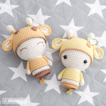 Charger l'image dans la galerie, Mini Sonya the Giraffe from "AradiyaToys Minis” collection / toy crochet pattern by AradiyaToys (Amigurumi tutorial PDF file)