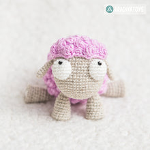 Charger l'image dans la galerie, Lamb Shelby from “AradiyaToys Design” collection / lamb crochet pattern by AradiyaToys (Amigurumi tutorial PDF file)