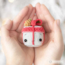 Charger l'image dans la galerie, Christmas Minis set 2 from “AradiyaToys Minis” collection / christmas crochet pattern by AradiyaToys (Amigurumi tutorial PDF file)