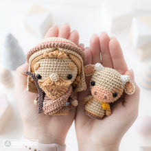 Charger l'image dans la galerie, Nativité Minis set 3 de la collection “AradiyaToys Minis” / modèle nativité au crochet par AradiyaToys (Tutoriel amigurumi au format PDF) / ange au crochet, amigurumi berger, chameau, veau, etoile