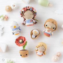 Charger l'image dans la galerie, Ukrainian Family from “Mini Kingdom” collection / crochet patterns by AradiyaToys (Amigurumi tutorial PDF file) / crochet ukraine / amigurumi stork