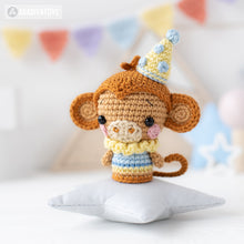 Charger l'image dans la galerie, Circus Minis from “AradiyaToys Minis” collection / crochet patterns by AradiyaToys (Amigurumi tutorial PDF file) / crochet circus / clown