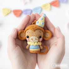 Charger l'image dans la galerie, Circus Minis from “AradiyaToys Minis” collection / crochet patterns by AradiyaToys (Amigurumi tutorial PDF file) / crochet circus / clown