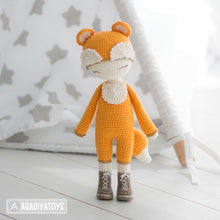 Charger l'image dans la galerie, Friendy Laura the Fox from "AradiyaToys Friendies" collection / doll crochet pattern by AradiyaToys (Amigurumi tutorial PDF file)