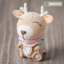 Charger l'image dans la galerie, Crochet Pattern of Deer Kira from "AradiyaToys Design" (Amigurumi tutorial PDF file) / cute deer crochet pattern by AradiyaToys