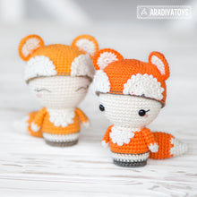 Charger l'image dans la galerie, Mini Laura the Fox from "AradiyaToys Minis” collection / mini doll crochet pattern by AradiyaToys (Amigurumi tutorial PDF file)