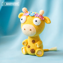 Charger l'image dans la galerie, Crochet Pattern of Giraffe Ellie from "AradiyaToys Design" (Amigurumi tutorial PDF file) / cute giraffe crochet pattern by AradiyaToys