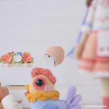 Charger et lire la vidéo dans la visionneuse de la Galerie, Friendy Lesia la poupée ukrainienne et son coq incassable de la collection "AradiyaToys Friendies" / modèle au crochet (Tutoriel amigurumi au format PDF) / crochet Ukraine