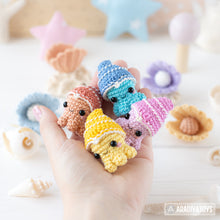 Laden Sie das Bild in den Galerie-Viewer, kawaii mollusc crochet pattern baby octopus amigurumi tutorial by AradiyaToys mini kingdom crochet DIY file handmade PDF amigurumi pattern
