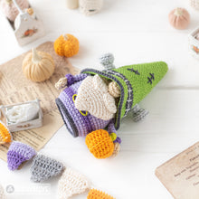 Load image into Gallery viewer, 5-in-1 halloween characters crochet pattern pdf sad clown frankenstein gnome pumpkinhead plague doctor el diablito amigurumi diy toy set
