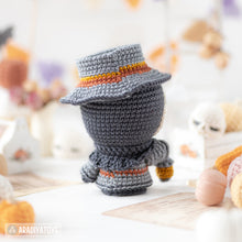 Load image into Gallery viewer, plague doctor crochet pattern halloween amigurumi tutorial AradiyaToys spooky season crochet DIY tutorial PDF file handmade amigurumi pattern
