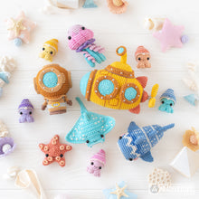 Cargar imagen en el visor de la galería, 7-in-1 deep ocean crochet pattern amigurumi by AradiyaToys mini kingdom submarine whale shark jellyfish diver crochet tutorial DIY PDF file

