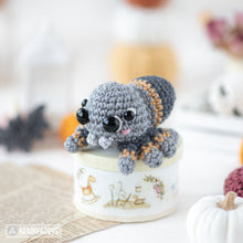 Cargar imagen en el visor de la galería, baby spider crochet pattern halloween amigurumi tutorial AradiyaToys mini kingdom crochet tarantula DIY file handmade PDF amigurumi pattern
