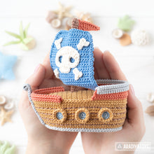 Charger l&#39;image dans la galerie, Treasure Island from “Mini Kingdom” collection / crochet patterns by AradiyaToys (Amigurumi tutorial PDF file), pirate, ship, parrot, chest
