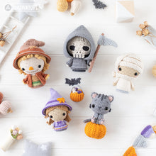 Carregar imagem no visualizador da galeria, Halloween Minis set 3 from “AradiyaToys Minis” collection / crochet patterns by AradiyaToys (Amigurumi tutorial PDF file) witch scarecrow
