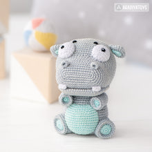 Laden Sie das Bild in den Galerie-Viewer, Crochet Pattern of Hippo Bruno from &quot;AradiyaToys Design&quot; (Amigurumi tutorial PDF file) / cute hippo crochet pattern by AradiyaToys
