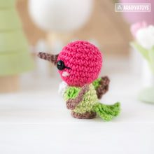 Załaduj obraz do przeglądarki galerii, hummingbird crochet pattern PDF amigurumi bird toy DIY tutorial flower field mini kingdom garden animal instant download pattern bird lovers
