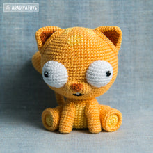 Afbeelding in Gallery-weergave laden, Crochet Pattern of Cat Martin from &quot;AradiyaToys Design&quot; (Amigurumi tutorial PDF file) / cute cat crochet pattern by AradiyaToys
