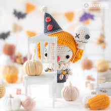 Load image into Gallery viewer, 5-in-1 halloween characters crochet pattern pdf sad clown frankenstein gnome pumpkinhead plague doctor el diablito amigurumi diy toy set
