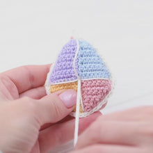 Indlæs og afspil video i gallerivisning Kawaii Kite from &quot;AradiyaToys Kawaii” collection / Crochet Pattern (Amigurumi Tutorial PDF File), Keychain Beginner Handmade DIY Pin Cushion
