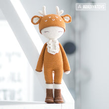 Laden Sie das Bild in den Galerie-Viewer, Friendy Annie the Deer from &quot;AradiyaToys Friendies&quot; collection / doll crochet pattern by AradiyaToys (Amigurumi tutorial PDF file)
