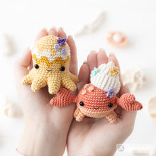 Carregar imagem no visualizador da galeria, Kawaii Ocean Minis from “AradiyaToys Minis” collection / crochet patterns (Amigurumi tutorial PDF file) / crochet mermaid / amigurumi triton
