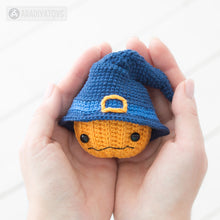 Cargar imagen en el visor de la galería, Halloween Minis set from “AradiyaToys Minis” collection / crochet pattern by AradiyaToys (Amigurumi tutorial PDF file)
