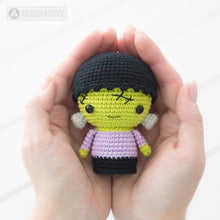 Laden Sie das Bild in den Galerie-Viewer, Halloween Minis set from “AradiyaToys Minis” collection / crochet pattern by AradiyaToys (Amigurumi tutorial PDF file)

